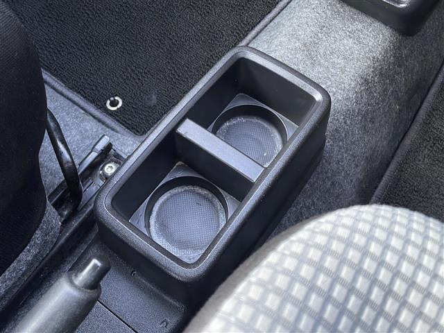 アルト Ｌ　純正オーディオ　ＣＤ再生　前席シートヒーター　デュアルセンサーブレーキサポート　リモコンキー　純正フロアマット　社外１３インチアルミホイール（9枚目）