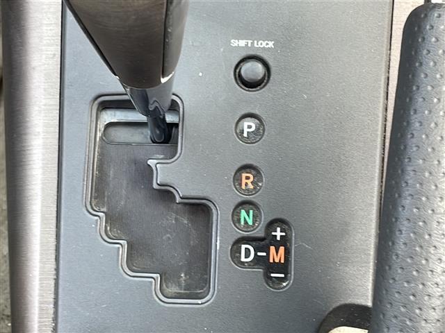 ヴァンガード ２４０Ｓ　サンルーフ　社外オーディオ　ＣＤ再生　ＥＴＣ　クルーズコントロール　スマートキー　プッシュスタート　純正ＨＩＤヘッドライト　純正フロアマット　社外２０インチアルミホイール（4枚目）