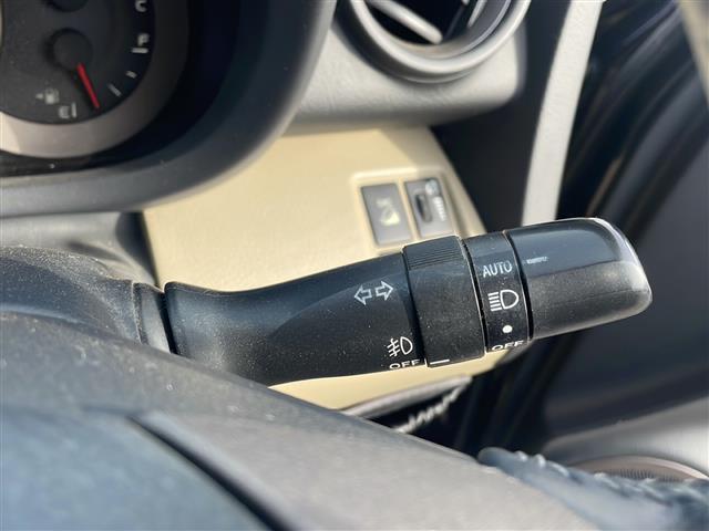 ヴァンガード ２４０Ｓ　サンルーフ　社外オーディオ　ＣＤ再生　ＥＴＣ　クルーズコントロール　スマートキー　プッシュスタート　純正ＨＩＤヘッドライト　純正フロアマット　社外２０インチアルミホイール（9枚目）