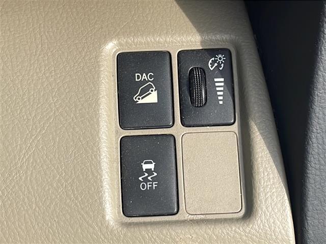 ヴァンガード ２４０Ｓ　サンルーフ　社外オーディオ　ＣＤ再生　ＥＴＣ　クルーズコントロール　スマートキー　プッシュスタート　純正ＨＩＤヘッドライト　純正フロアマット　社外２０インチアルミホイール（11枚目）