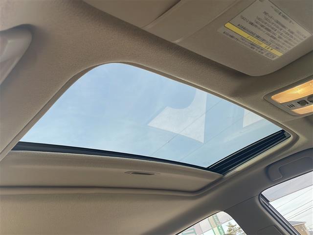 ヴァンガード ２４０Ｓ　サンルーフ　社外オーディオ　ＣＤ再生　ＥＴＣ　クルーズコントロール　スマートキー　プッシュスタート　純正ＨＩＤヘッドライト　純正フロアマット　社外２０インチアルミホイール（13枚目）