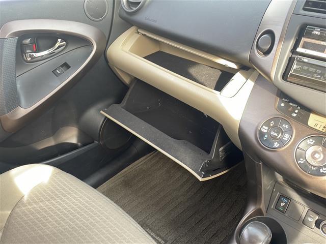 ヴァンガード ２４０Ｓ　サンルーフ　社外オーディオ　ＣＤ再生　ＥＴＣ　クルーズコントロール　スマートキー　プッシュスタート　純正ＨＩＤヘッドライト　純正フロアマット　社外２０インチアルミホイール（14枚目）