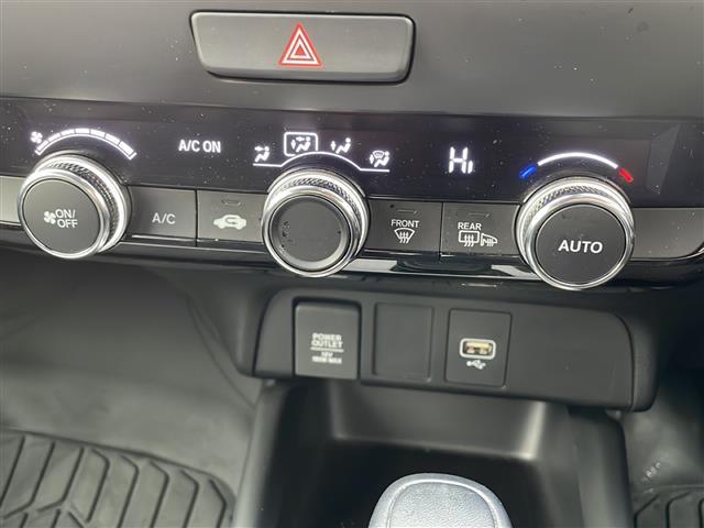 フィット ｅ：ＨＥＶホーム　純正９インチナビ　フルセグ　ＤＶＤ　Ｂｌｕｅｔｏｏｔｈ　前後ドラレコ　ＥＴＣ　Ｂカメ　ＡＣＣ　前後コーナーセンサー　レーンアシスト　ＣＭＢＳ　スマートキー　プッシュスタート　純正ＬＥＤヘッドライト（12枚目）