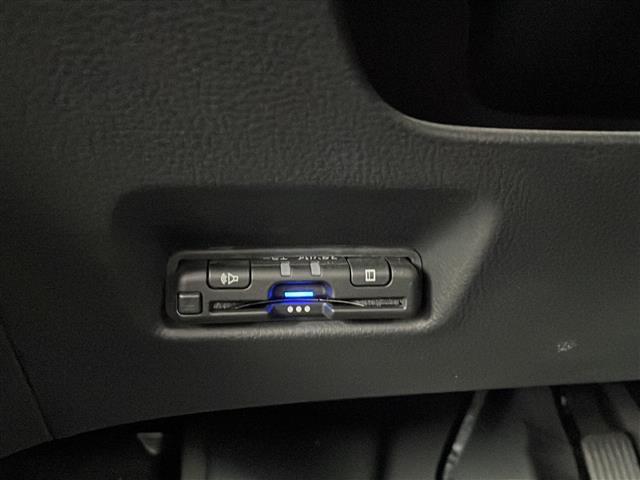 フィット ｅ：ＨＥＶホーム　純正９インチナビ　フルセグ　ＤＶＤ　Ｂｌｕｅｔｏｏｔｈ　前後ドラレコ　ＥＴＣ　Ｂカメ　ＡＣＣ　前後コーナーセンサー　レーンアシスト　ＣＭＢＳ　スマートキー　プッシュスタート　純正ＬＥＤヘッドライト（17枚目）