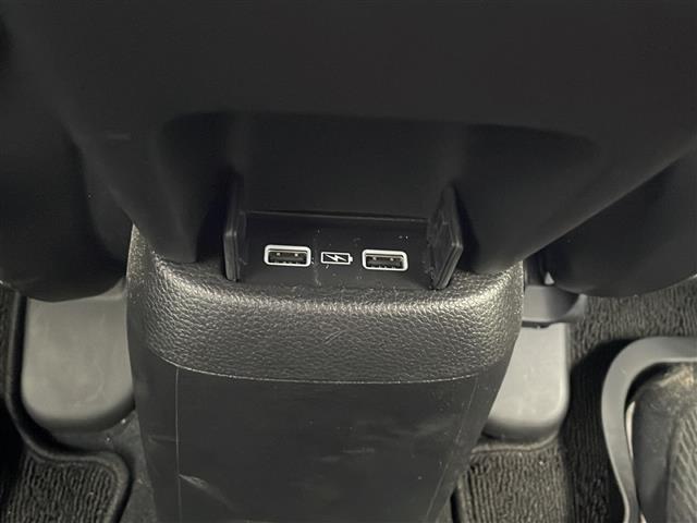 フィット ｅ：ＨＥＶホーム　純正９インチナビ　フルセグ　ＤＶＤ　Ｂｌｕｅｔｏｏｔｈ　前後ドラレコ　ＥＴＣ　Ｂカメ　ＡＣＣ　前後コーナーセンサー　レーンアシスト　ＣＭＢＳ　スマートキー　プッシュスタート　純正ＬＥＤヘッドライト（18枚目）