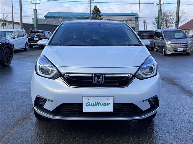 フィット ｅ：ＨＥＶホーム　純正９インチナビ　フルセグ　ＤＶＤ　Ｂｌｕｅｔｏｏｔｈ　前後ドラレコ　ＥＴＣ　Ｂカメ　ＡＣＣ　前後コーナーセンサー　レーンアシスト　ＣＭＢＳ　スマートキー　プッシュスタート　純正ＬＥＤヘッドライト（23枚目）