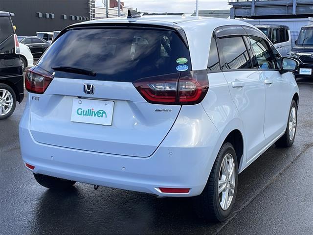 フィット ｅ：ＨＥＶホーム　純正９インチナビ　フルセグ　ＤＶＤ　Ｂｌｕｅｔｏｏｔｈ　前後ドラレコ　ＥＴＣ　Ｂカメ　ＡＣＣ　前後コーナーセンサー　レーンアシスト　ＣＭＢＳ　スマートキー　プッシュスタート　純正ＬＥＤヘッドライト（27枚目）