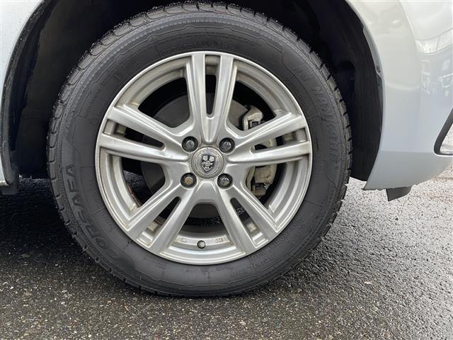 フィット ｅ：ＨＥＶホーム　純正９インチナビ　フルセグ　ＤＶＤ　Ｂｌｕｅｔｏｏｔｈ　前後ドラレコ　ＥＴＣ　Ｂカメ　ＡＣＣ　前後コーナーセンサー　レーンアシスト　ＣＭＢＳ　スマートキー　プッシュスタート　純正ＬＥＤヘッドライト（33枚目）