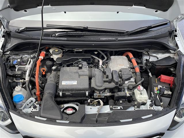 フィット ｅ：ＨＥＶホーム　純正９インチナビ　フルセグ　ＤＶＤ　Ｂｌｕｅｔｏｏｔｈ　前後ドラレコ　ＥＴＣ　Ｂカメ　ＡＣＣ　前後コーナーセンサー　レーンアシスト　ＣＭＢＳ　スマートキー　プッシュスタート　純正ＬＥＤヘッドライト（35枚目）