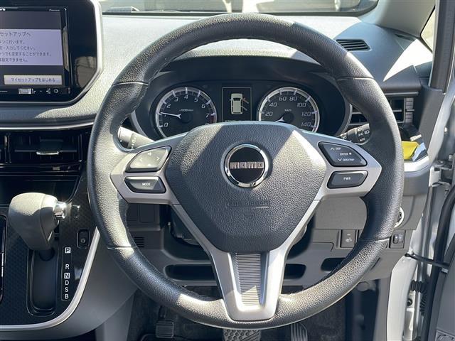 ムーヴ カスタム　Ｘリミテッド　ＳＡＩＩＩ　社外８インチメモリナビ　フルセグ　ＤＶＤ　Ｂｌｕｅｔｏｏｔｈ　前方ドラレコ　バックカメラ　Ｄ席シートヒーター　リアコーナーセンサー　衝突回避支援ブレーキ機能　スマートキー　プッシュスタート　純正マット（7枚目）