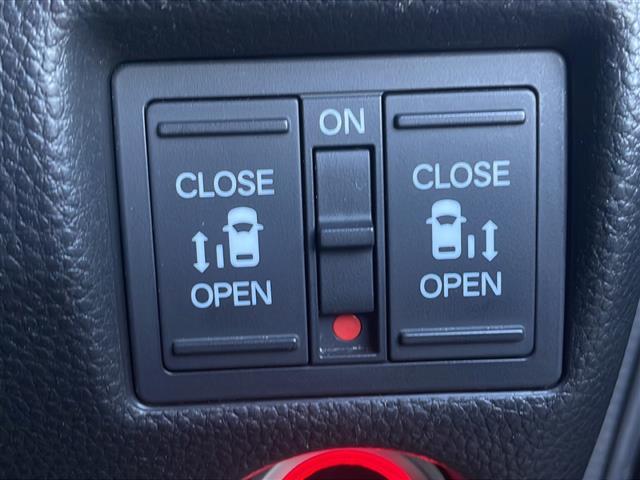 Ｎ－ＢＯＸカスタム Ｇ・Ｌターボホンダセンシング　◆４ＷＤ◆社外ナビ◆ビルトインＥＴＣ◆純正グリル◆両側パワースライドドア◆ハーフレザーシート◆シートヒーター　前席◆純正１５インチＡＷ◆純正フロアマット◆ＭＴモード付ＡＴ◆クルーズコントロール（10枚目）