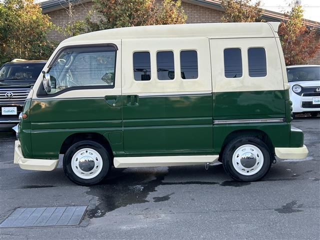 ドミンゴ アラジン ☆ワーゲンバス仕様☆ベッドキット☆ポータブルシンク☆100Vコンパクトインバーター☆社外ポータブルメモリナビ☆ワンセグTV☆社外CD/MDチューナー(5枚目)