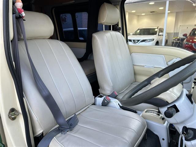 ドミンゴ アラジン ☆ワーゲンバス仕様☆ベッドキット☆ポータブルシンク☆100Vコンパクトインバーター☆社外ポータブルメモリナビ☆ワンセグTV☆社外CD/MDチューナー(9枚目)