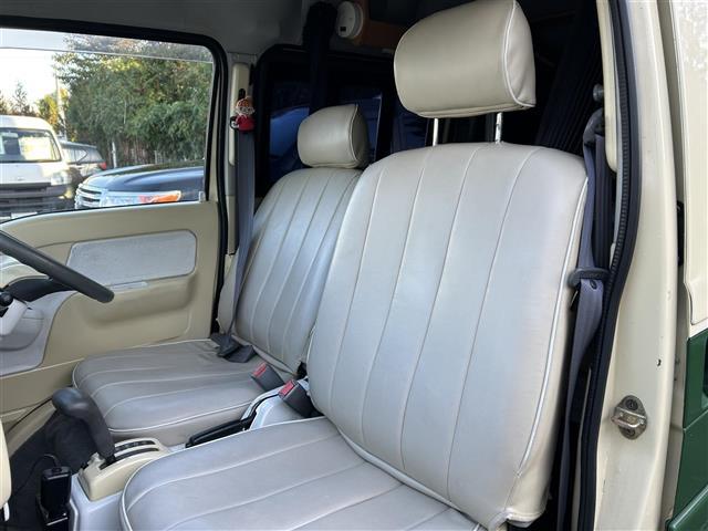 ドミンゴ アラジン ☆ワーゲンバス仕様☆ベッドキット☆ポータブルシンク☆100Vコンパクトインバーター☆社外ポータブルメモリナビ☆ワンセグTV☆社外CD/MDチューナー(13枚目)