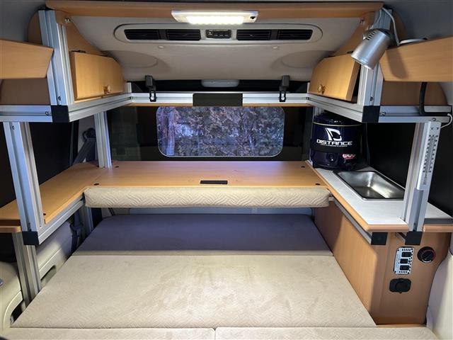 ドミンゴ アラジン ☆ワーゲンバス仕様☆ベッドキット☆ポータブルシンク☆100Vコンパクトインバーター☆社外ポータブルメモリナビ☆ワンセグTV☆社外CD/MDチューナー(30枚目)