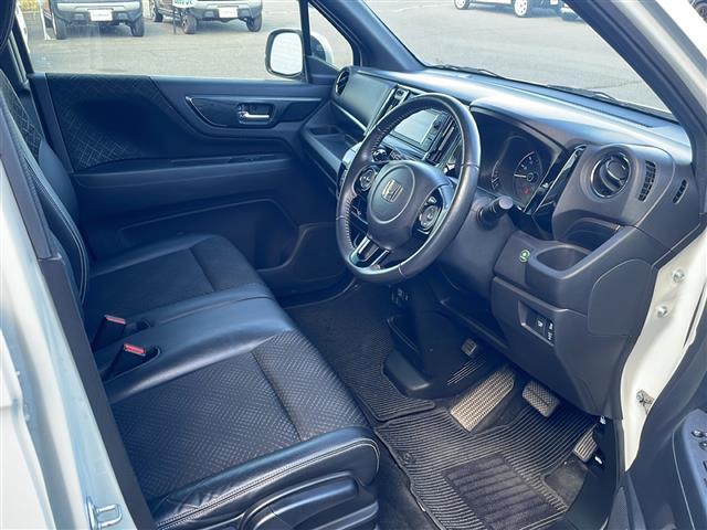 Ｎ－ＷＧＮカスタム Ｇ・Ｌパッケージ　４ＷＤ　純正ディスプレイオーディオ　ワンセグ／ＣＤ／ＵＳＢ／ラジオ　バックカメラ　アルミ付スタッドレスタイヤ積込　シティブレーキアシスト　クルーズコントロール　ステアリングスイッチ（25枚目）