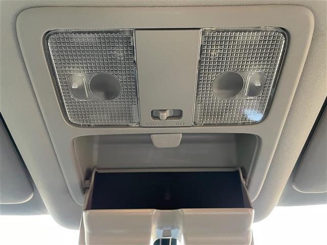 エクストレイル ２０Ｘｔ　純正ナビ　バックＣ　フルセグ　ＤＶＤ再生　Ｂｌｕｅｔｏｏｔｈ再生　カプロンシート　全席シートヒーター　ハイパールーフレール　ビルドインＥＴＣ　オートライト　ヒルディセントコントロール　１７ＡＷ（11枚目）