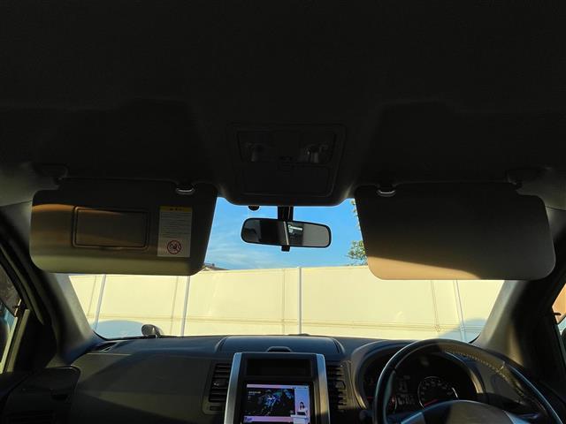 エクストレイル ２０Ｘｔ　純正ナビ　バックＣ　フルセグ　ＤＶＤ再生　Ｂｌｕｅｔｏｏｔｈ再生　カプロンシート　全席シートヒーター　ハイパールーフレール　ビルドインＥＴＣ　オートライト　ヒルディセントコントロール　１７ＡＷ（12枚目）