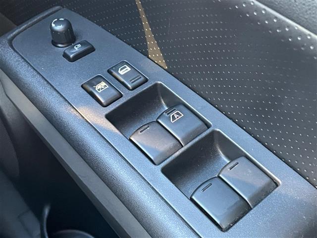 エクストレイル ２０Ｘｔ　純正ナビ　バックＣ　フルセグ　ＤＶＤ再生　Ｂｌｕｅｔｏｏｔｈ再生　カプロンシート　全席シートヒーター　ハイパールーフレール　ビルドインＥＴＣ　オートライト　ヒルディセントコントロール　１７ＡＷ（13枚目）