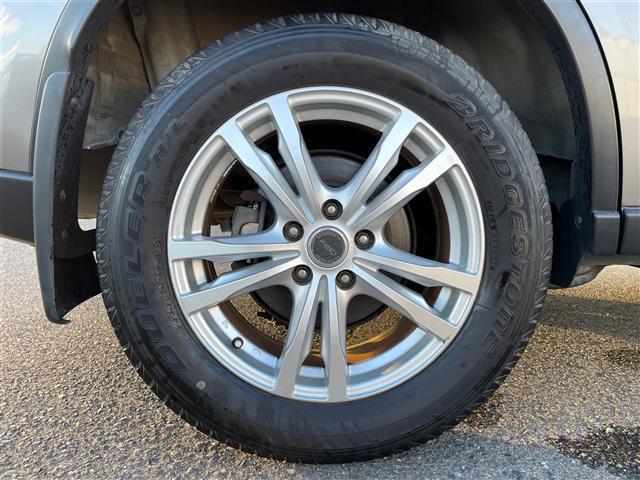 エクストレイル ２０Ｘｔ　純正ナビ　バックＣ　フルセグ　ＤＶＤ再生　Ｂｌｕｅｔｏｏｔｈ再生　カプロンシート　全席シートヒーター　ハイパールーフレール　ビルドインＥＴＣ　オートライト　ヒルディセントコントロール　１７ＡＷ（31枚目）