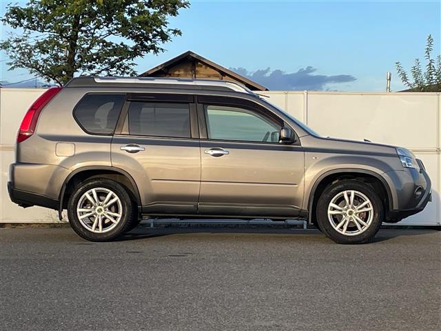 エクストレイル ２０Ｘｔ　純正ナビ　バックＣ　フルセグ　ＤＶＤ再生　Ｂｌｕｅｔｏｏｔｈ再生　カプロンシート　全席シートヒーター　ハイパールーフレール　ビルドインＥＴＣ　オートライト　ヒルディセントコントロール　１７ＡＷ（41枚目）