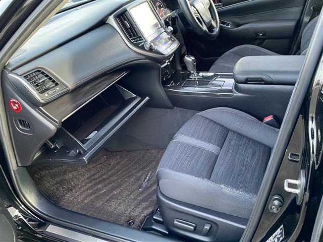 クラウン アスリートＳ　純正ＨＤＤナビ　バックカメラ　フルセグ　社外１９インチサマーアルミ（ＷＯＲＫ）　純正１８インチスタッドレスアルミ積込　車高調　クルーズコントロール　ＥＴＣ（10枚目）