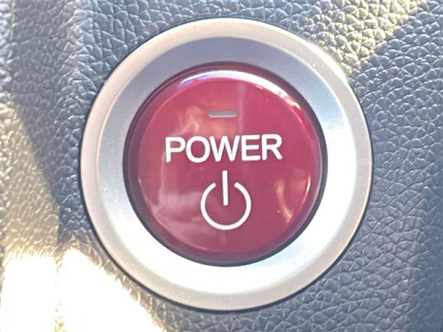 フィットハイブリッド Ｆパッケージ　４ＷＤ　純正オーディオ　ＣＤ／ラジオ／ＵＳＢ／ＡＵＸ　ワイパーデアイザー　ＬＥＤヘッドライト　ミラーヒーター　ＥＴＣ　フロアマット　ドアバイザー（17枚目）