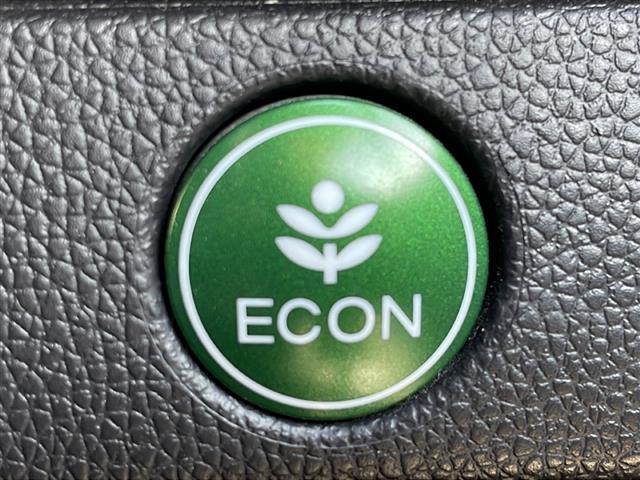 フィットハイブリッド Ｆパッケージ　４ＷＤ　純正オーディオ　ＣＤ／ラジオ／ＵＳＢ／ＡＵＸ　ワイパーデアイザー　ＬＥＤヘッドライト　ミラーヒーター　ＥＴＣ　フロアマット　ドアバイザー（19枚目）