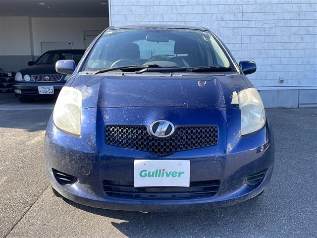 ヴィッツ Ｆ　４ＷＤ　純正ＨＤＤナビ　アルミ付サマータイヤ積込　エンジンスターター　フロアマット（2枚目）