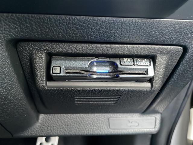 WRX S4 スポルヴィータ 純正ナビ(FM,AM,フルセグ BT,CD,DVD,SD) サンルーフ ETC クルーズコントロール追従有 メモリーシートD席 レザーシート シートヒーター前席 パワーリアゲート パドルシフト(3枚目)