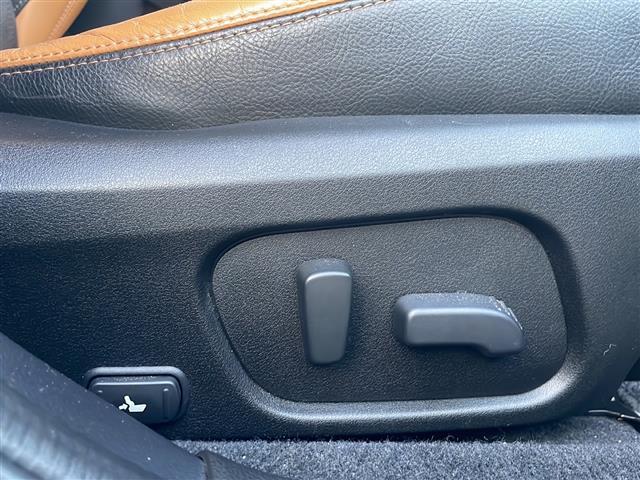 WRX S4 スポルヴィータ 純正ナビ(FM,AM,フルセグ BT,CD,DVD,SD) サンルーフ ETC クルーズコントロール追従有 メモリーシートD席 レザーシート シートヒーター前席 パワーリアゲート パドルシフト(4枚目)