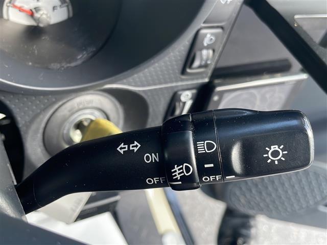 ＦＪクルーザー ファイナルエディション　ＴＲＤフロントスキッドプレート　ＴＲＤマフラー　ＧＩＧＥＡＲリアラダー　ルーフキャリア　社外ＬＥＤヘッドライト　社外バイカラーＬＥＤフォグランプ　社外ステアリング　社外ＳＤナビ（13枚目）