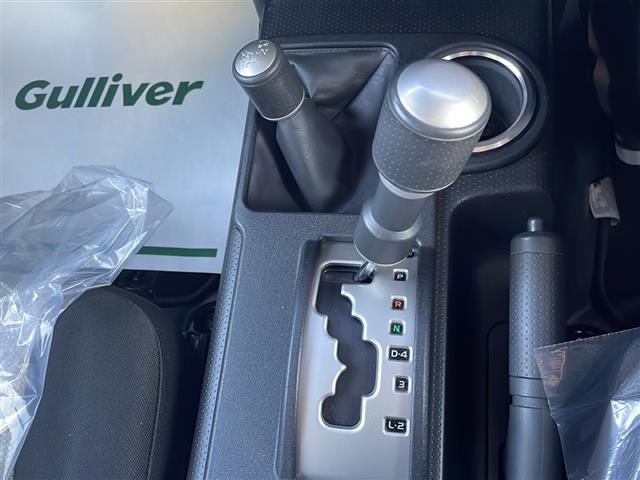 ＦＪクルーザー ファイナルエディション　ＴＲＤフロントスキッドプレート　ＴＲＤマフラー　ＧＩＧＥＡＲリアラダー　ルーフキャリア　社外ＬＥＤヘッドライト　社外バイカラーＬＥＤフォグランプ　社外ステアリング　社外ＳＤナビ（16枚目）