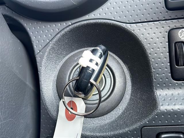 ＦＪクルーザー ファイナルエディション　ＴＲＤフロントスキッドプレート　ＴＲＤマフラー　ＧＩＧＥＡＲリアラダー　ルーフキャリア　社外ＬＥＤヘッドライト　社外バイカラーＬＥＤフォグランプ　社外ステアリング　社外ＳＤナビ（17枚目）