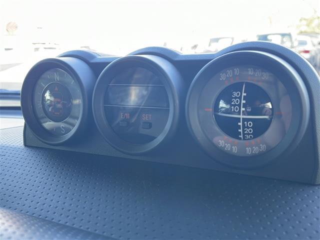 ＦＪクルーザー ファイナルエディション　ＴＲＤフロントスキッドプレート　ＴＲＤマフラー　ＧＩＧＥＡＲリアラダー　ルーフキャリア　社外ＬＥＤヘッドライト　社外バイカラーＬＥＤフォグランプ　社外ステアリング　社外ＳＤナビ（18枚目）