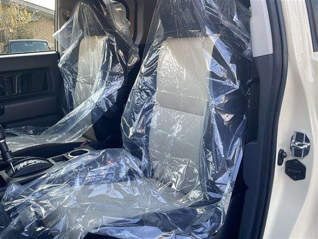 ＦＪクルーザー ファイナルエディション　ＴＲＤフロントスキッドプレート　ＴＲＤマフラー　ＧＩＧＥＡＲリアラダー　ルーフキャリア　社外ＬＥＤヘッドライト　社外バイカラーＬＥＤフォグランプ　社外ステアリング　社外ＳＤナビ（28枚目）