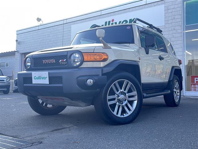 ＦＪクルーザー ファイナルエディション　ＴＲＤフロントスキッドプレート　ＴＲＤマフラー　ＧＩＧＥＡＲリアラダー　ルーフキャリア　社外ＬＥＤヘッドライト　社外バイカラーＬＥＤフォグランプ　社外ステアリング　社外ＳＤナビ（32枚目）