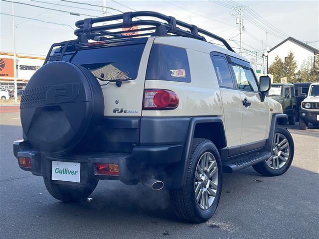 ＦＪクルーザー ファイナルエディション　ＴＲＤフロントスキッドプレート　ＴＲＤマフラー　ＧＩＧＥＡＲリアラダー　ルーフキャリア　社外ＬＥＤヘッドライト　社外バイカラーＬＥＤフォグランプ　社外ステアリング　社外ＳＤナビ（35枚目）