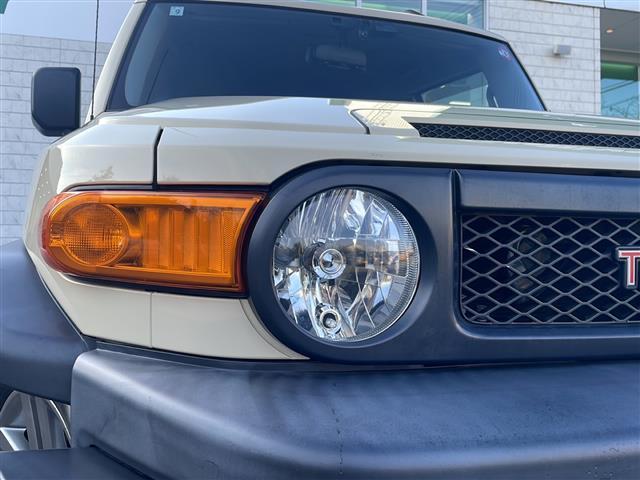 ＦＪクルーザー ファイナルエディション　ＴＲＤフロントスキッドプレート　ＴＲＤマフラー　ＧＩＧＥＡＲリアラダー　ルーフキャリア　社外ＬＥＤヘッドライト　社外バイカラーＬＥＤフォグランプ　社外ステアリング　社外ＳＤナビ（37枚目）