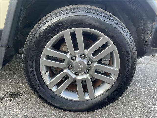 ＦＪクルーザー ファイナルエディション　ＴＲＤフロントスキッドプレート　ＴＲＤマフラー　ＧＩＧＥＡＲリアラダー　ルーフキャリア　社外ＬＥＤヘッドライト　社外バイカラーＬＥＤフォグランプ　社外ステアリング　社外ＳＤナビ（41枚目）