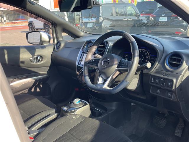 ノート e-パワーオーテック FOUR 4WD ワンオーナー 純正SDナビ フルセグ/CD/DVD/BT/ラジオ アラウンドビューカメラ インテリジェントルームミラー クルーズコントロール 衝突軽減ブレーキ レーンキープアシスト(19枚目)