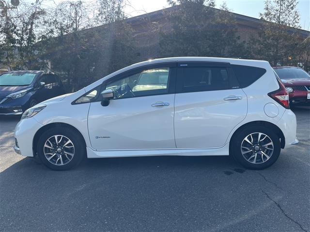 ノート e-パワーオーテック FOUR 4WD ワンオーナー 純正SDナビ フルセグ/CD/DVD/BT/ラジオ アラウンドビューカメラ インテリジェントルームミラー クルーズコントロール 衝突軽減ブレーキ レーンキープアシスト(31枚目)