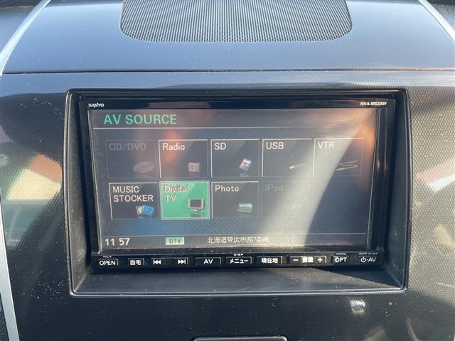 ワゴンＲスティングレー Ｘ　４ＷＤ　社外ナビ　フルセグ／ＣＤ／ＤＶＤ／ラジオ　プッシュスタート　シートヒーター　ＨＩＤヘッドライト　フォグランプ　ＥＴＣ　アームレスト　フロアマット　ドアバイザー（4枚目）