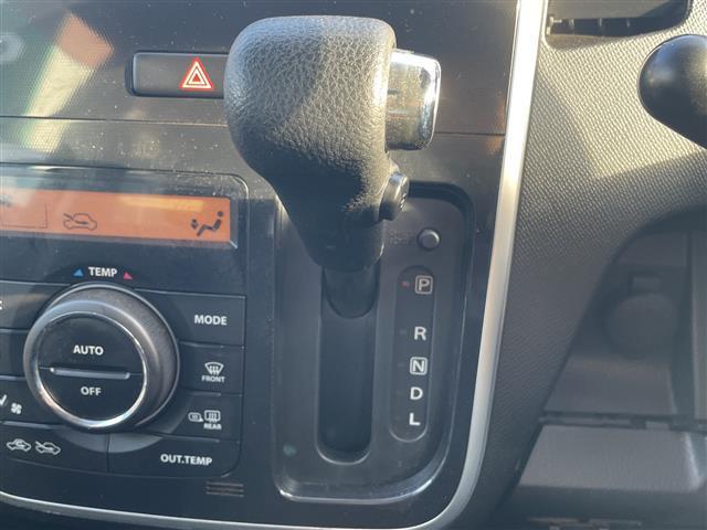 ワゴンＲスティングレー Ｘ　４ＷＤ　社外ナビ　フルセグ／ＣＤ／ＤＶＤ／ラジオ　プッシュスタート　シートヒーター　ＨＩＤヘッドライト　フォグランプ　ＥＴＣ　アームレスト　フロアマット　ドアバイザー（9枚目）