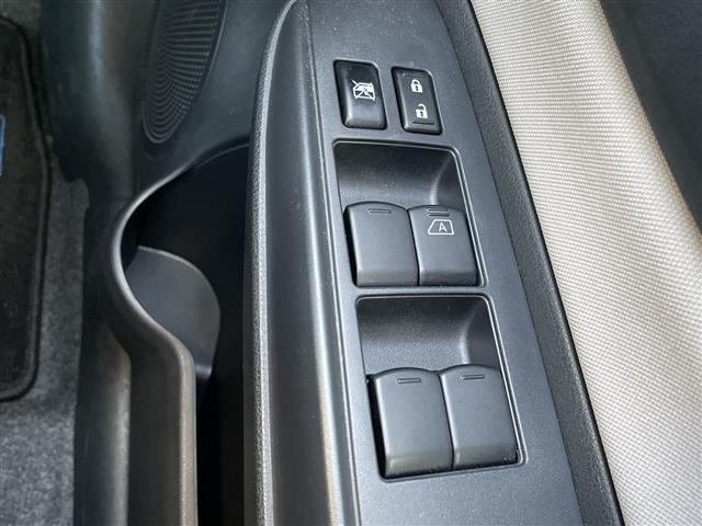 ノート e-パワー B FOUR 4WD 社外ナビ ワンセグ/CD/DVD/BT/ラジオ アラウンドビューカメラ デジタルインナーミラー エマージェンシーブレーキ レーンキープアシスト プッシュスタート スマートキー(17枚目)