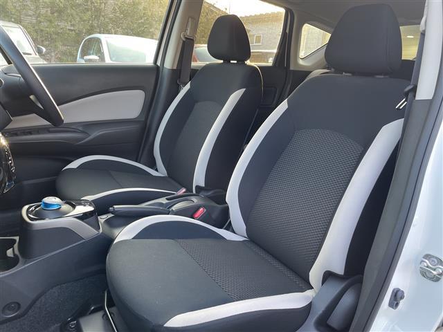 ノート e-パワー B FOUR 4WD 社外ナビ ワンセグ/CD/DVD/BT/ラジオ アラウンドビューカメラ デジタルインナーミラー エマージェンシーブレーキ レーンキープアシスト プッシュスタート スマートキー(23枚目)