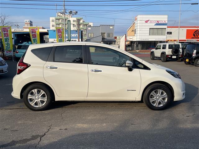 ノート e-パワー B FOUR 4WD 社外ナビ ワンセグ/CD/DVD/BT/ラジオ アラウンドビューカメラ デジタルインナーミラー エマージェンシーブレーキ レーンキープアシスト プッシュスタート スマートキー(32枚目)