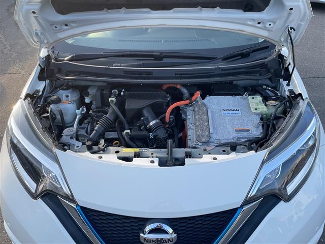 ノート e-パワー B FOUR 4WD 社外ナビ ワンセグ/CD/DVD/BT/ラジオ アラウンドビューカメラ デジタルインナーミラー エマージェンシーブレーキ レーンキープアシスト プッシュスタート スマートキー(42枚目)