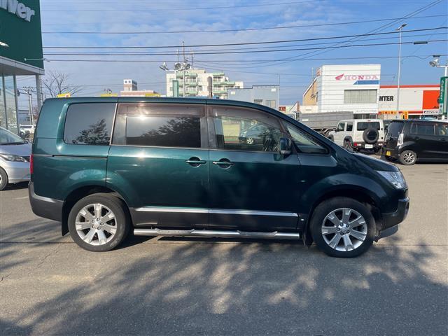 デリカD:5 D パワーパッケージ 4WD 社外ナビ フルセグ/CD/DVD/ラジオ/iPod バックカメラ クルーズコントロール 両側パワースライドドア フロントシートヒーター パドルシフト ETC フロアマット(31枚目)