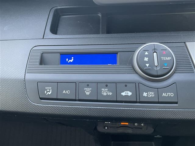 フリード G プレミアムエディション 4WD 社外SDナビ フルセグ/CD/DVD/BT/ラジオ バックカメラ 両側パワースライドドア クルーズコントロール ステアリングスイッチ ワイパーデアイザー ETC スマートキー(7枚目)